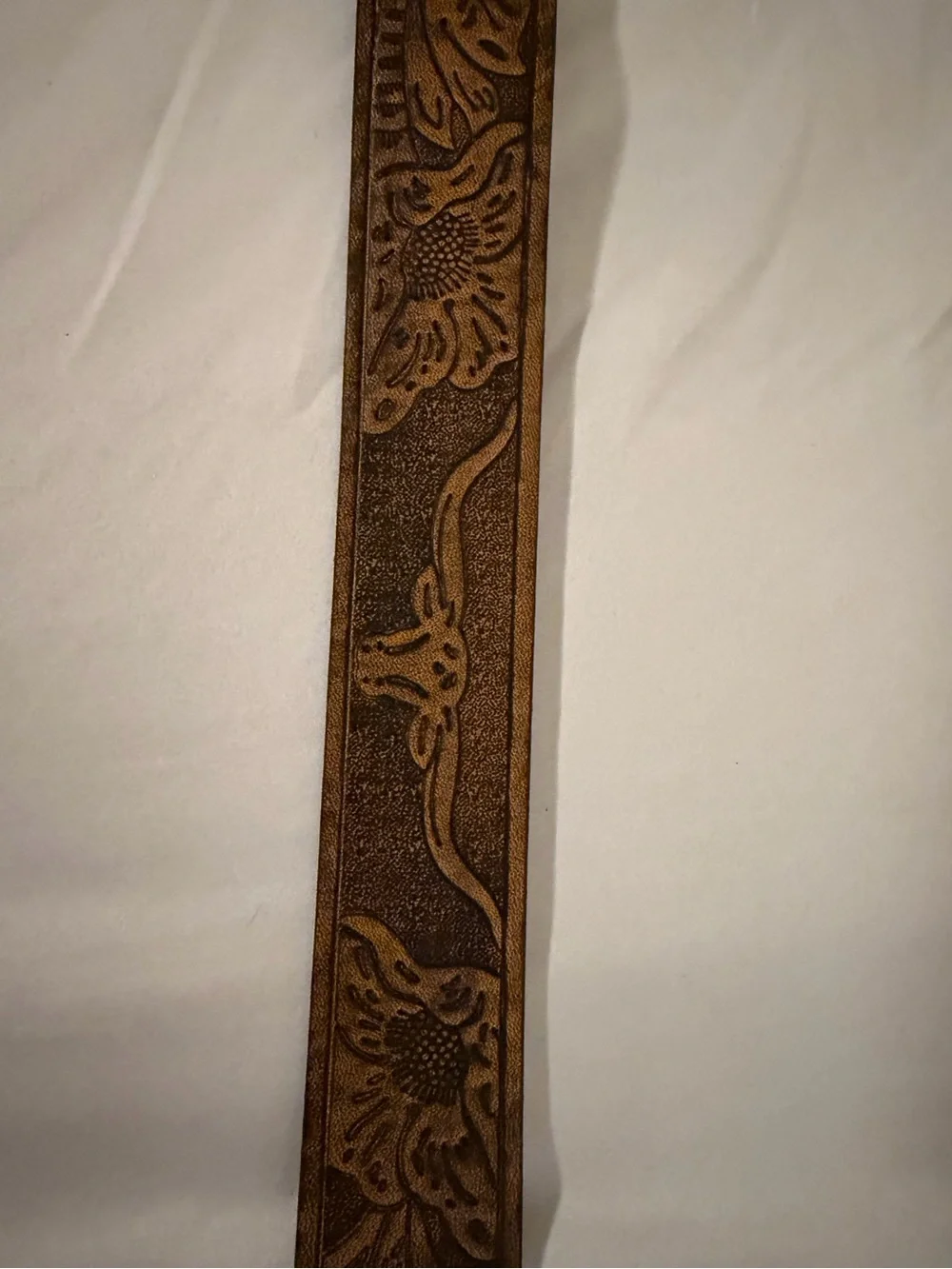 NWOT Non Leather Western Silver/Gold Longhorn Buckle Brown Embossed Belt. 37”